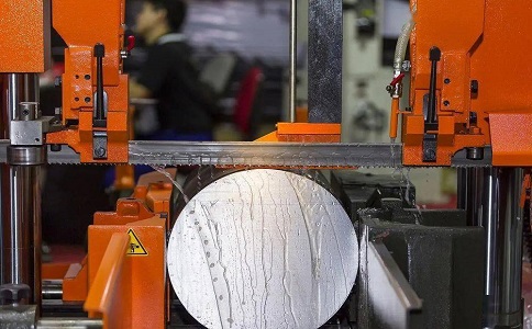 庐山立式金属带锯床切削出现跑带故障解决方法！